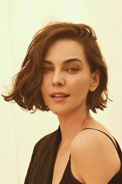 Tainá Müller as Verônica Torres