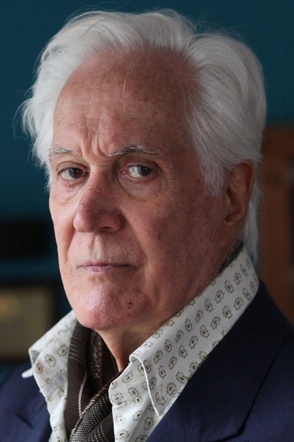 Federico Luppi como Dr. Casares