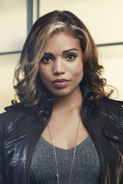 Ciara Renée como Ambrosia