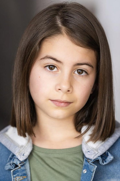 Abby Villasmil as Dora Sanders