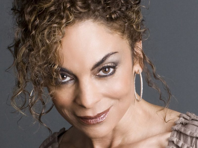 Jasmine Guy retrouve Whitley Gilbert sur Netflix et refuse le culte de la jeunesse éternelle