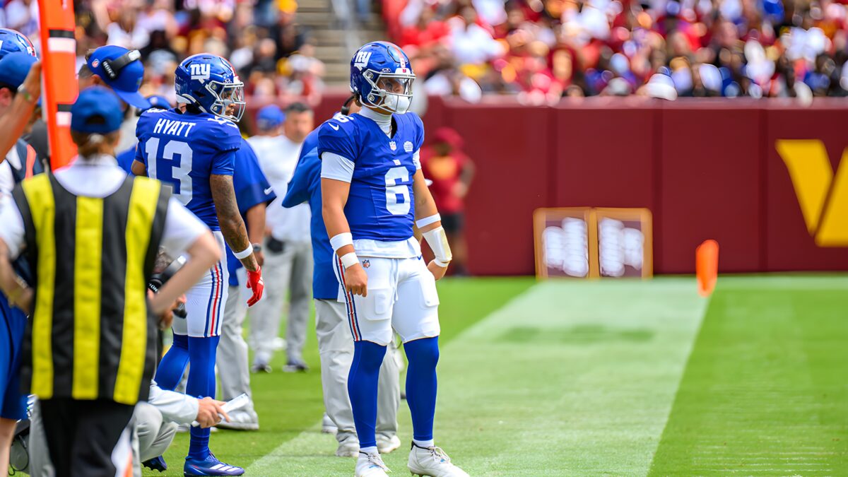 Giants’ Jaxson Dart Exits With a Knee Injury — and Their Whole Plan Wobbles With Him