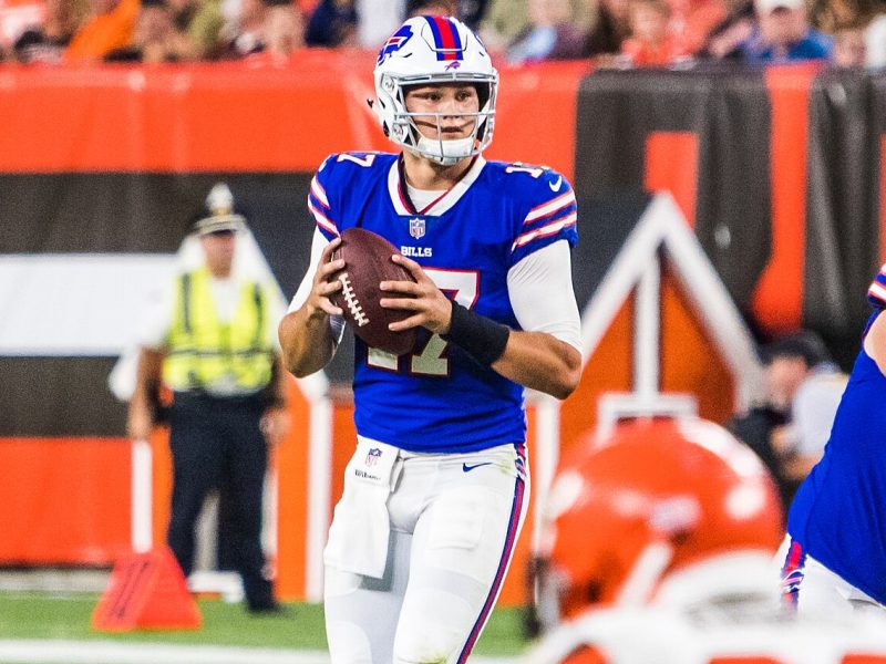 조시 앨런: 아무도 원하지 않았던 농장 소년이 NFL 최우수 선수가 되다