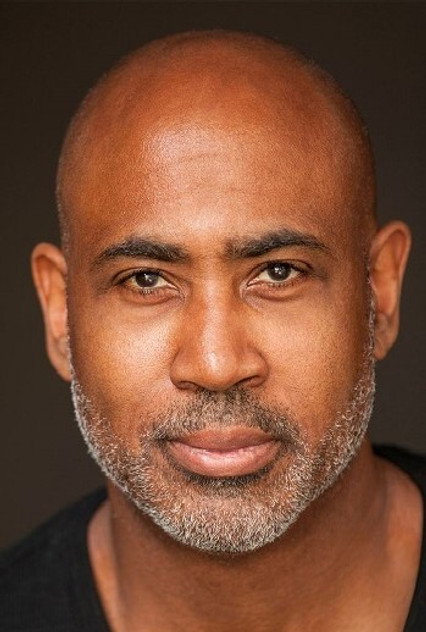 Lamont Thompson dans le rôle du juge James P. Stanton