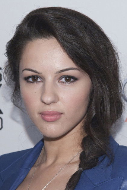 Annet Mahendru como Sophie