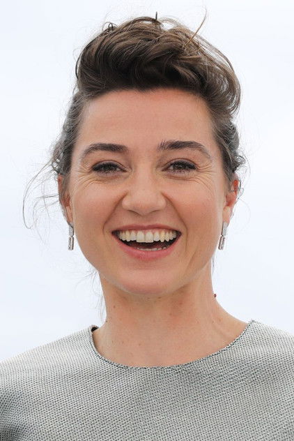 Nina Meurisse come Beatrice Breuil