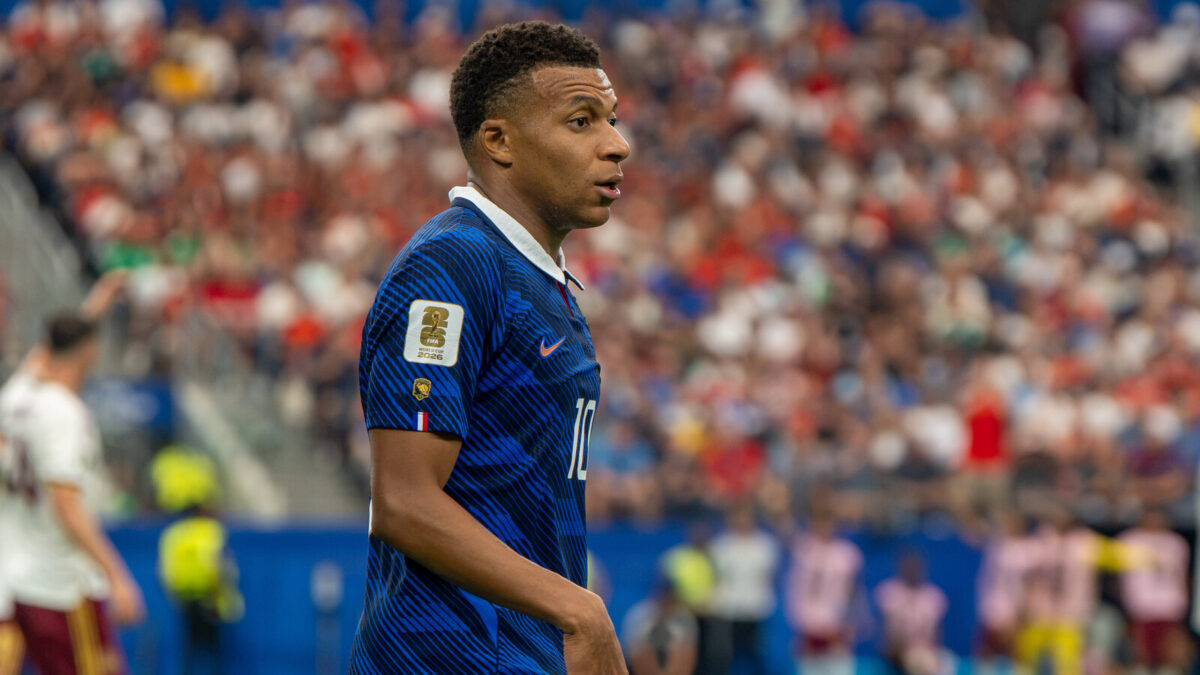 Mbappé no deja de marcar en el Real Madrid, pero Mourinho le repite que con goles no alcanza