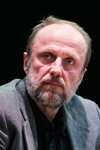 Łukasz Simlat como Michał, ojciec Mirka