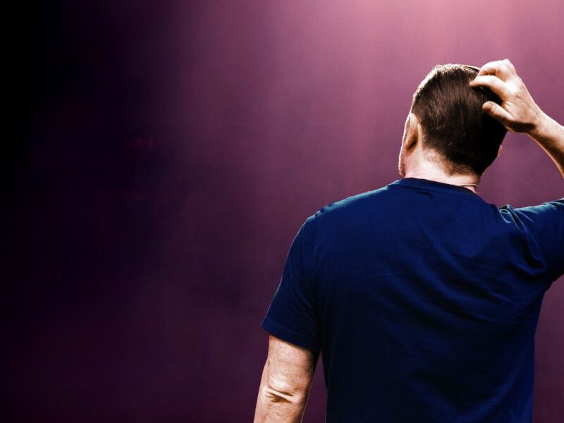 Ricky Gervais: SuperNature: Un especial desigual que pierde brillo