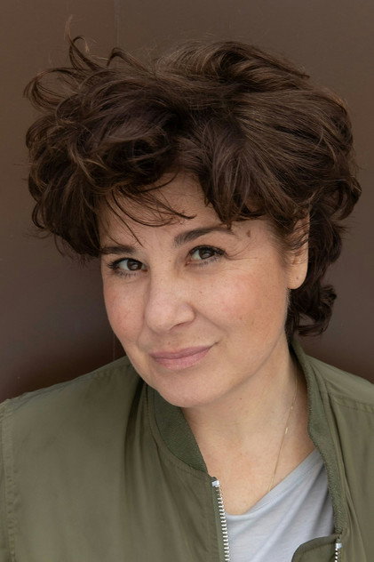 Anita Vulesica as Jule