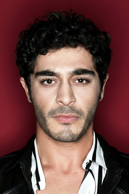 Burak Deniz as Semih