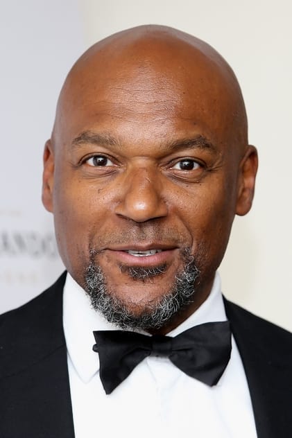 Colin Salmon como The Barber