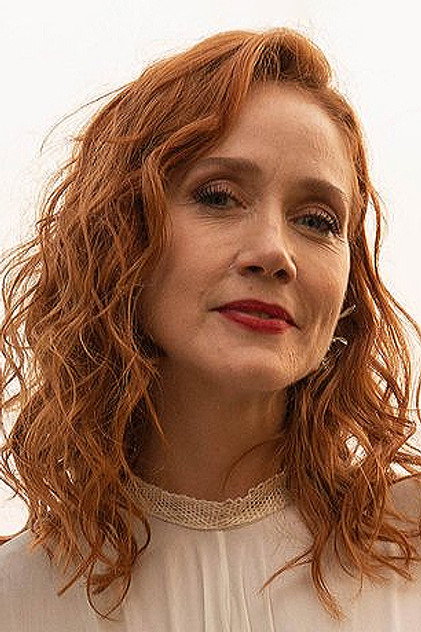 Camila Morgado as Janete Cruz