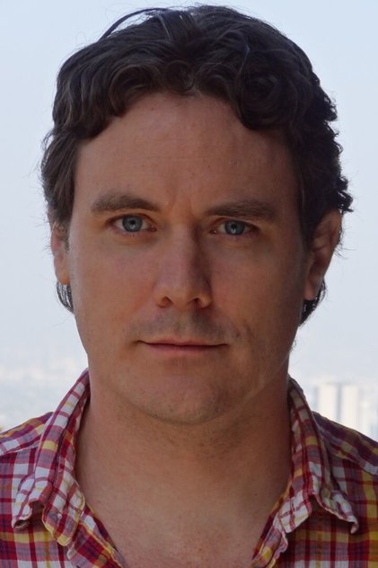 Gabriel Olds como Pat Robertson