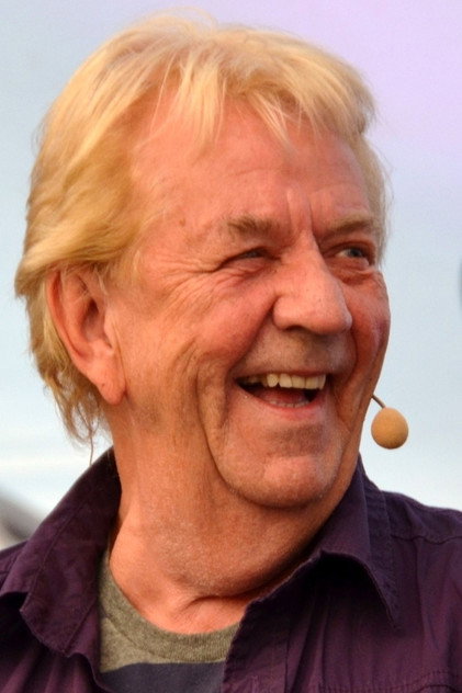 Tor Erik Gunstrøm como Hans