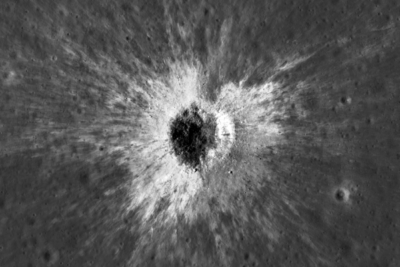 NASA LRO, 2024년 생긴 역대 최대 신규 달 충돌구 발견…폭 728피트, 아무도 몰랐다