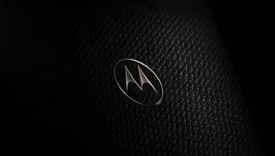 Motorola Signature 27, textured back panel with the Motorola logo