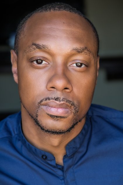 Dorian Missick como Reggie Douglas