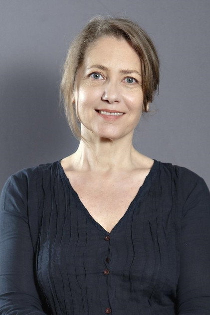 Ioana Abur como Simion's Wife