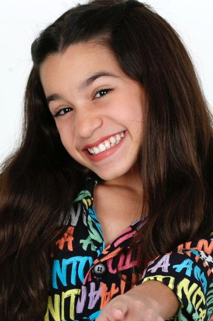 Sophia Guedes as Sacha