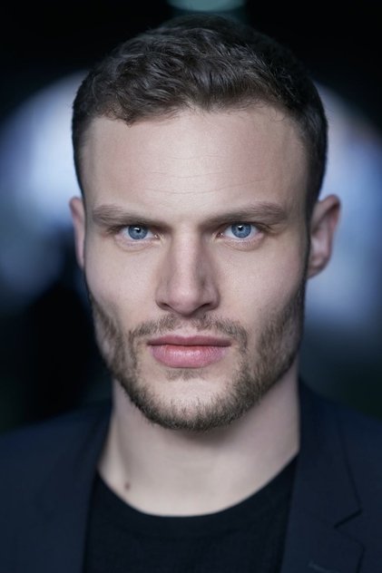 Robert Maaser as Heinrich
