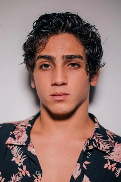 João Gabriel Marinho como Marlon Sousa