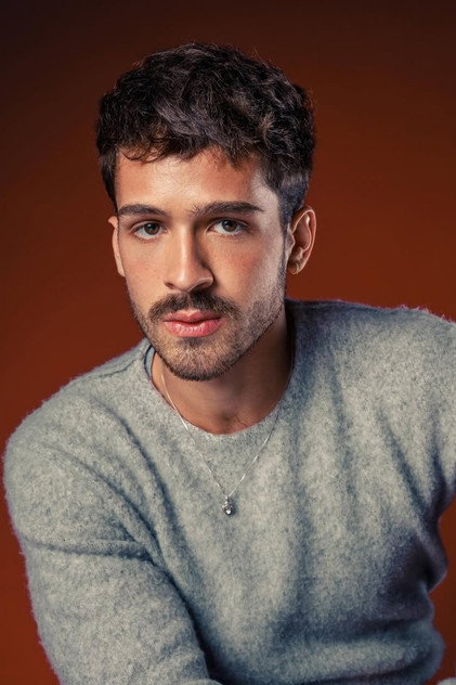 João Guilherme Ávila en tant que Fabrício