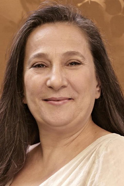 Sacide Taşaner as Elmas