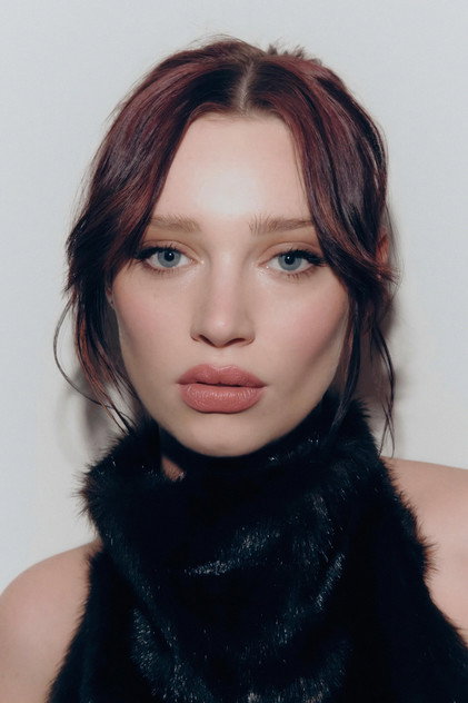 Niamh McCormack como Sophie Longbow