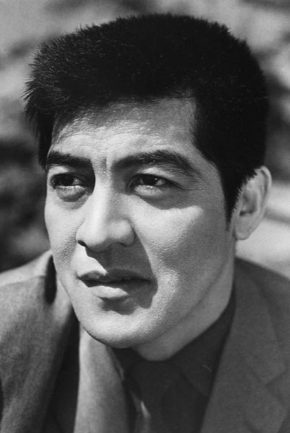 三国連太郎 के रूप में Husband (segment "The Black Hair")