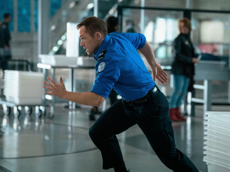 Carry-On: um thriller tenso, mas com falhas