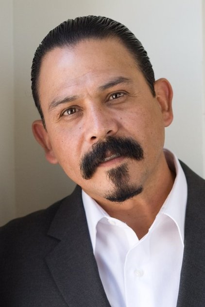 Emilio Rivera como Vacho Montañez
