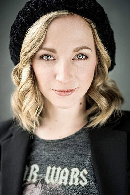 Annette Reilly como Donna Means