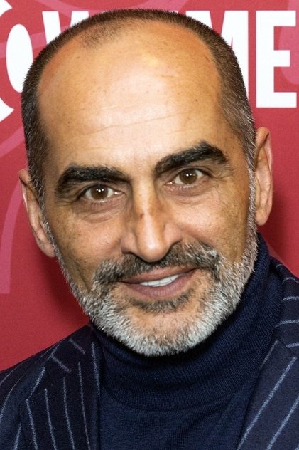Navid Negahban como Qasim