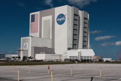 NASA и IBM выпустили бесплатный ИИ, определяющий водяной лёд на Луне на 22% точнее