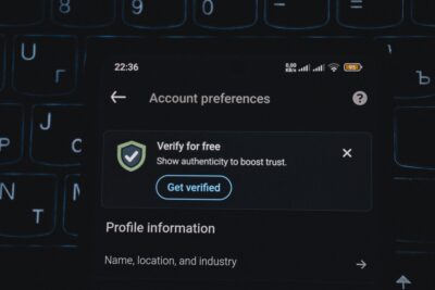 Smartphone security alert screen — Zulfugar Karimov / Pexels