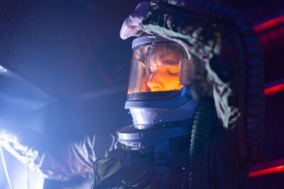 Sam Richardson faz ‘Into the Sky’ valer a pena — mas o roteiro fica para trás