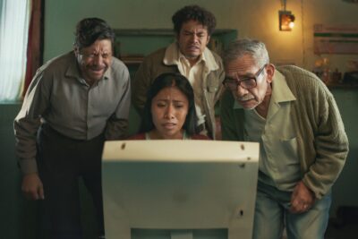 „Die große Verführung“ (2023) Film auf Netflix. Kritik: Die Kraft der Nähe, ein geschriebenes Drehbuch und vor allem die Leidenschaft eines Teams, das sich darauf konzentriert, gute Filme zu machen