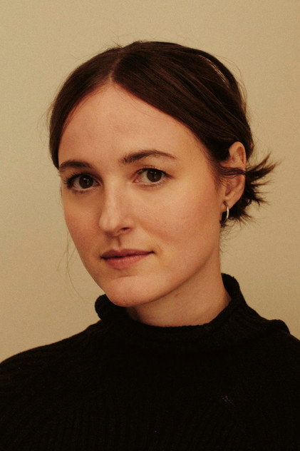 Renate Reinsve como Mary