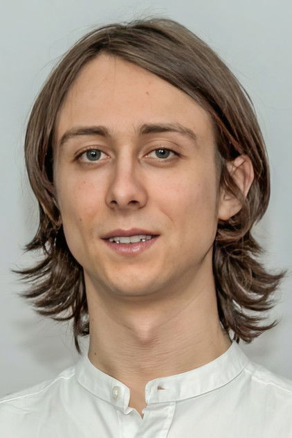 Owen Campbell como Sid
