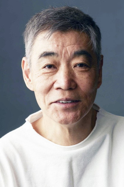 Akira Emoto dans le rôle de Yutaka Senba