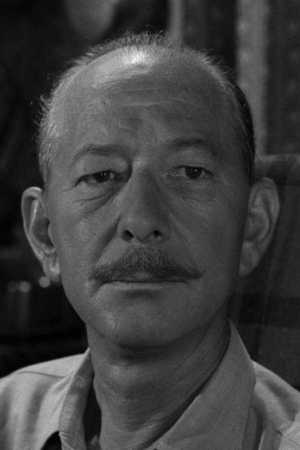 Vaughn Taylor como George Lowery