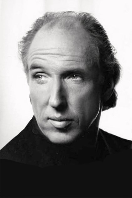 Brion James como Leon