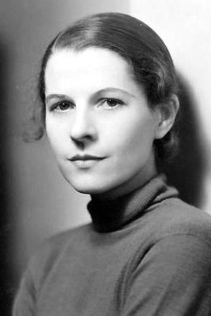 Ruth Gordon 역 Minnie Castevet