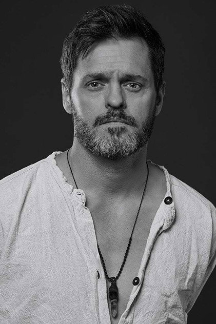 Jeff Hallman como Big