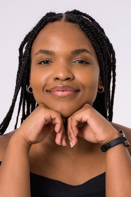 Nancy Sekhokoane as Zee / Za-Mpezi (voice)