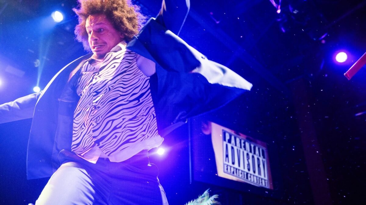 Eric André ou la cohérence paradoxale d&rsquo;une carrière fondée sur l&rsquo;incohérence