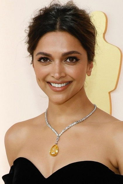 Deepika Padukone as Aishwarya Rathore