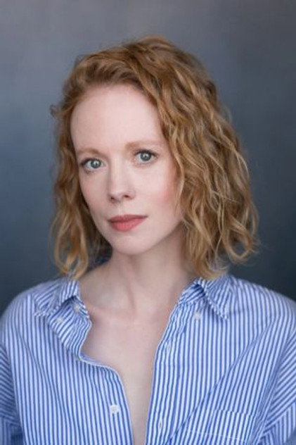 Zoe Boyle como Mrs. McMasters