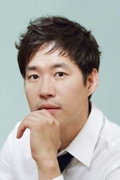 Yu Jun-sang as Ga Mo-tak